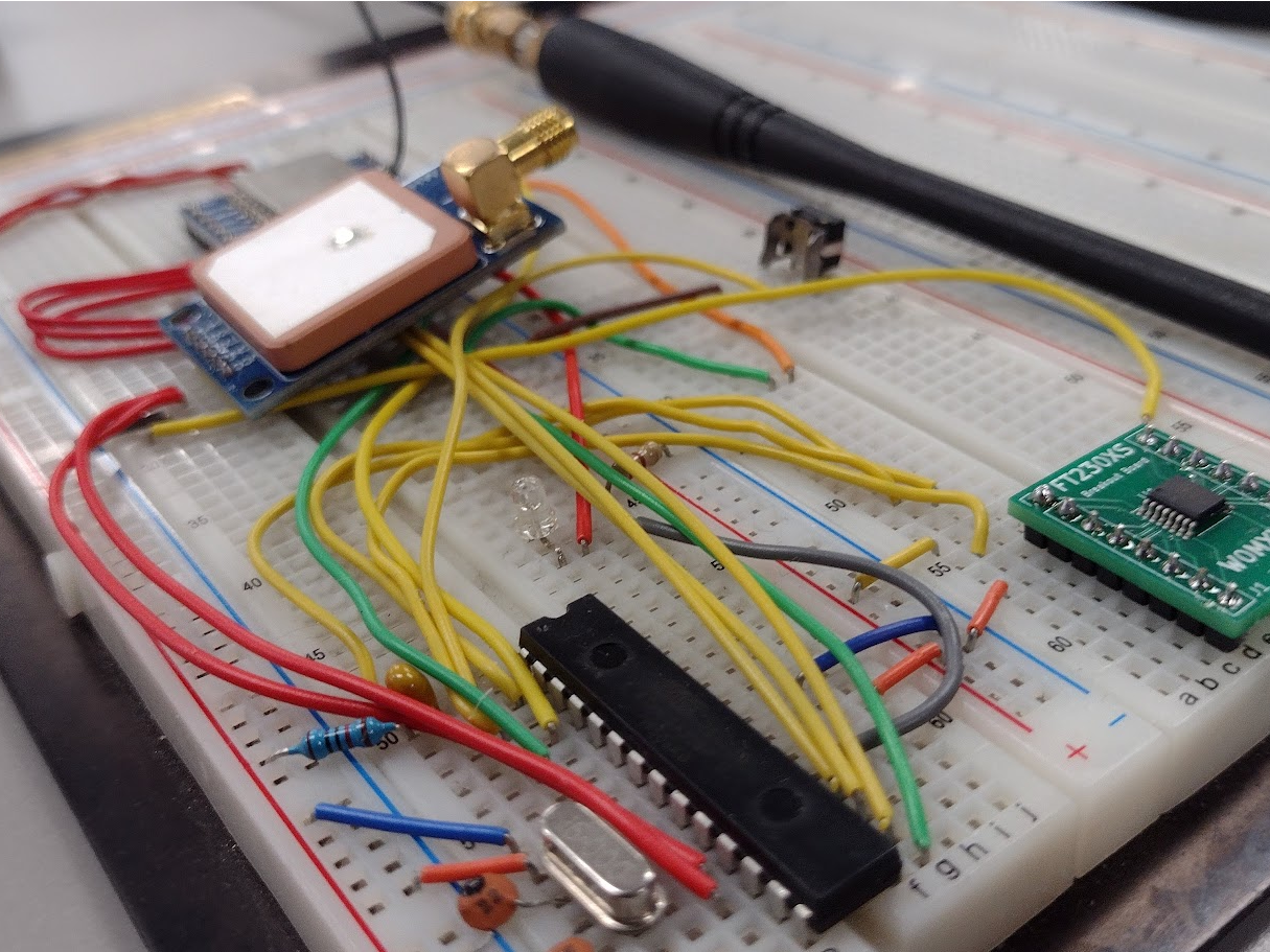 Tiny4FSK breadboard prototype